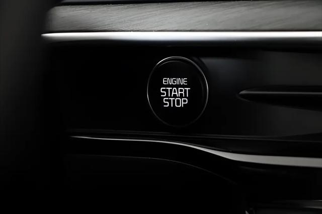 2025 Kia K5 EX