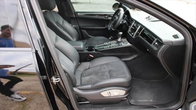 2018 Porsche Macan Standard