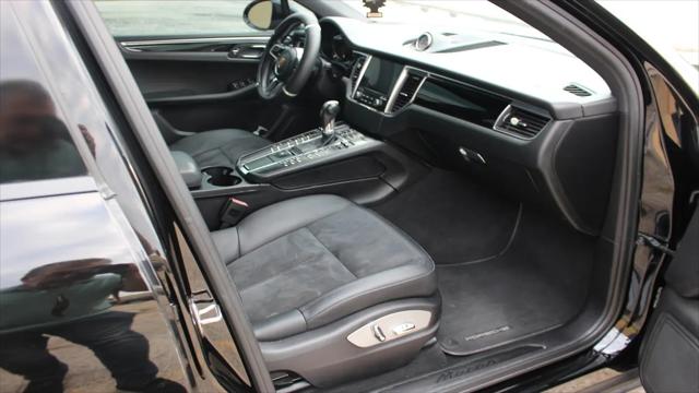 2018 Porsche Macan Standard