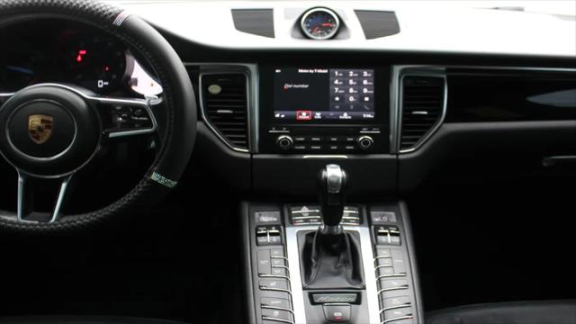 2018 Porsche Macan Standard