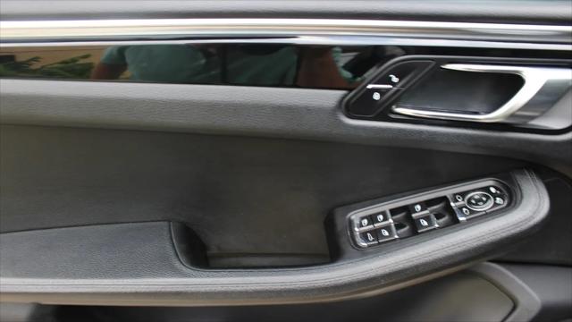 2018 Porsche Macan Standard