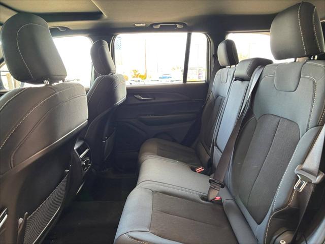 2025 Jeep Grand Cherokee Laredo X 4x2