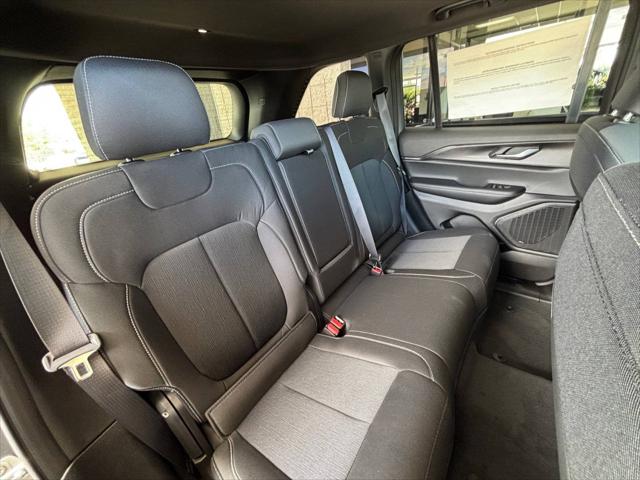 2025 Jeep Grand Cherokee Laredo X 4x2