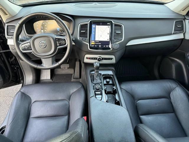 2017 Volvo XC90 T6 Momentum