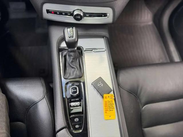 2017 Volvo XC90 T6 Momentum