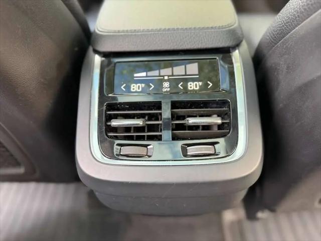 2017 Volvo XC90 T6 Momentum