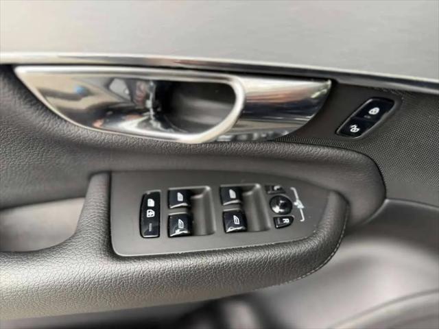 2017 Volvo XC90 T6 Momentum