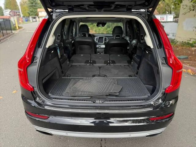 2017 Volvo XC90 T6 Momentum