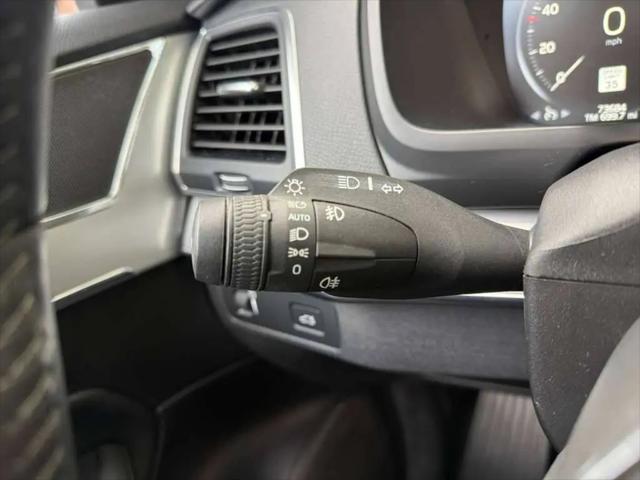 2017 Volvo XC90 T6 Momentum