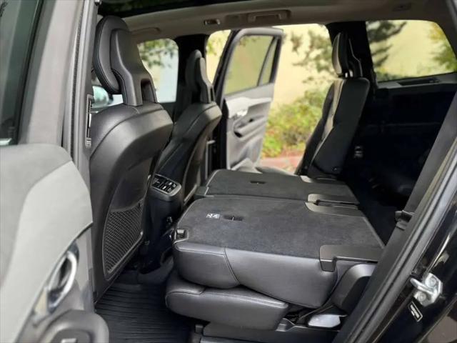 2017 Volvo XC90 T6 Momentum