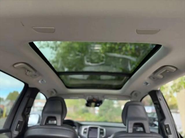 2017 Volvo XC90 T6 Momentum