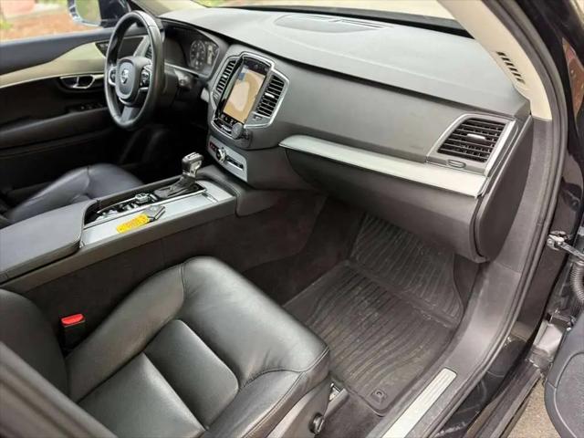 2017 Volvo XC90 T6 Momentum