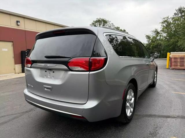 2017 Chrysler Pacifica Touring-L