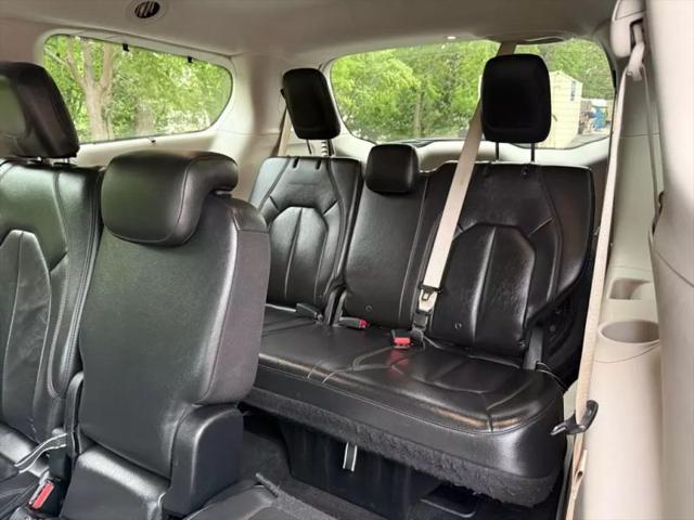 2017 Chrysler Pacifica Touring-L