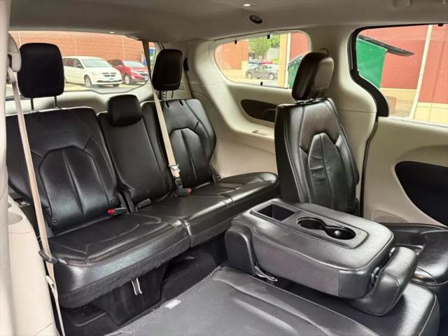 2017 Chrysler Pacifica Touring-L