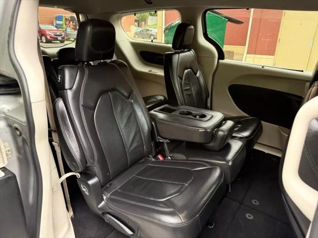 2017 Chrysler Pacifica Touring-L