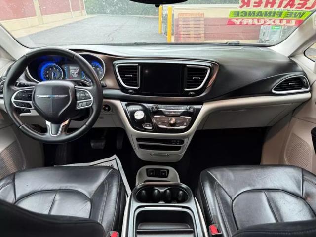 2017 Chrysler Pacifica Touring-L