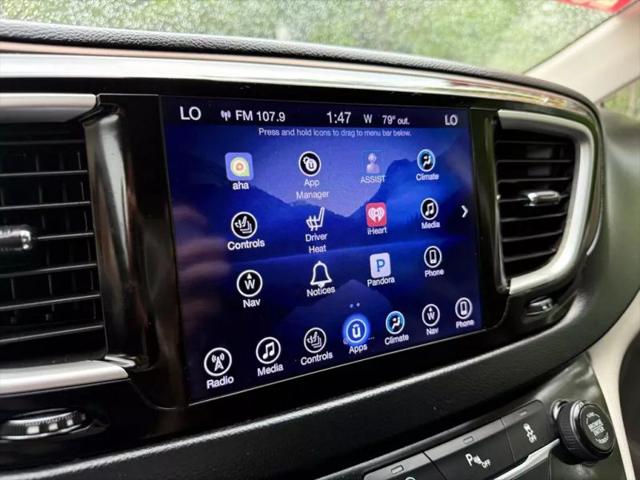 2017 Chrysler Pacifica Touring-L