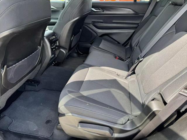 2023 Jeep Grand Cherokee L Laredo 4x4