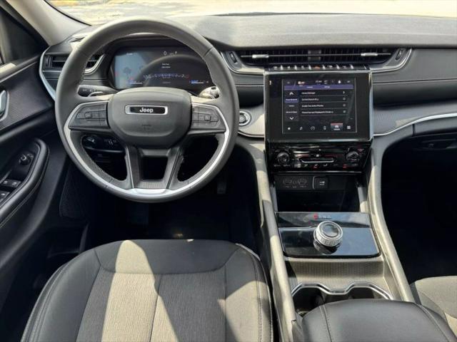 2023 Jeep Grand Cherokee L Laredo 4x4