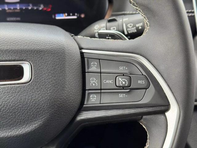 2023 Jeep Grand Cherokee L Laredo 4x4