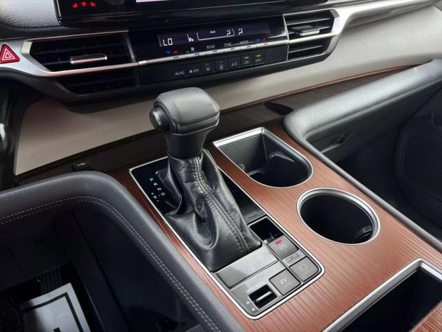 2022 Toyota Sienna LE