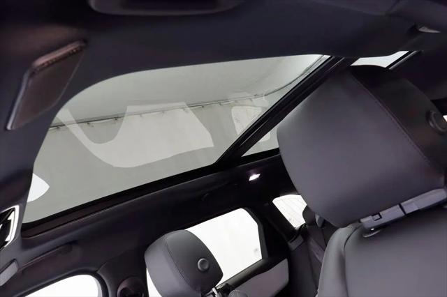 2026 Land Rover Range Rover Velar P250 Dynamic SE