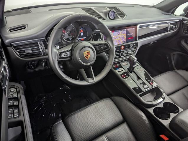 2025 Porsche Macan Unknown