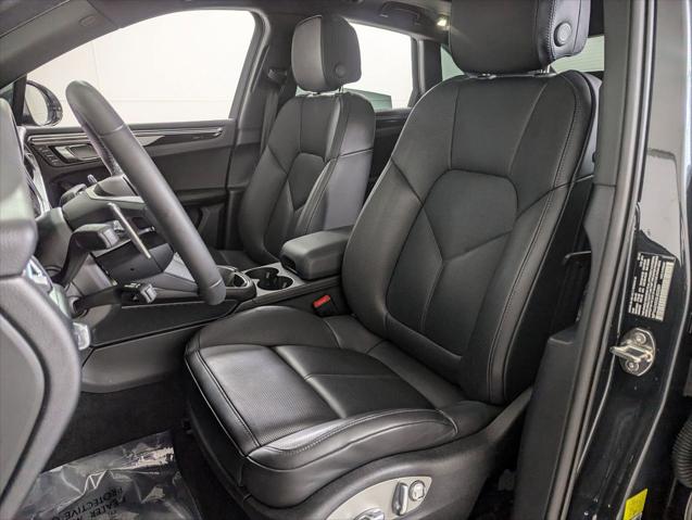 2025 Porsche Macan Unknown