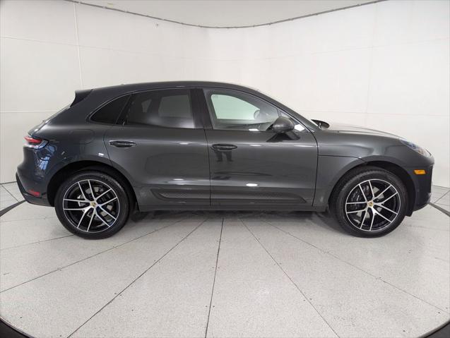2025 Porsche Macan Unknown
