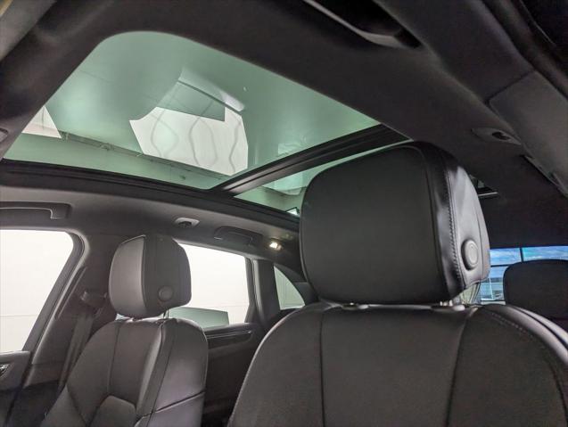 2025 Porsche Macan Unknown
