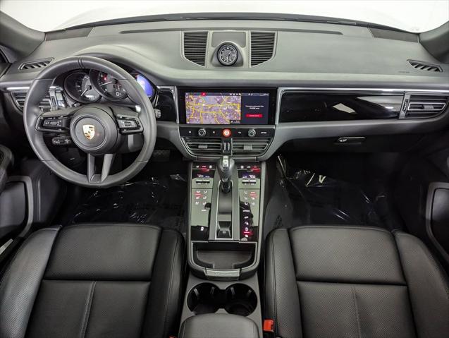 2025 Porsche Macan Unknown