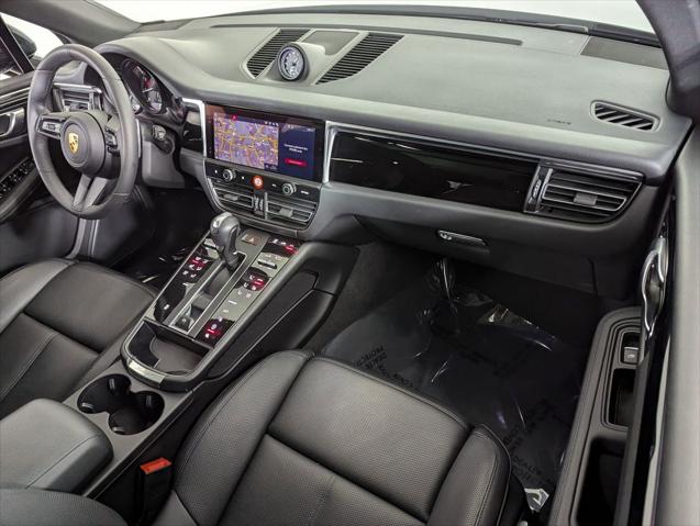 2025 Porsche Macan Unknown