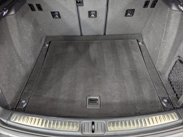 2025 Porsche Macan Unknown