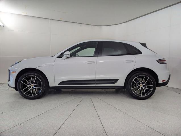 2025 Porsche Macan Unknown