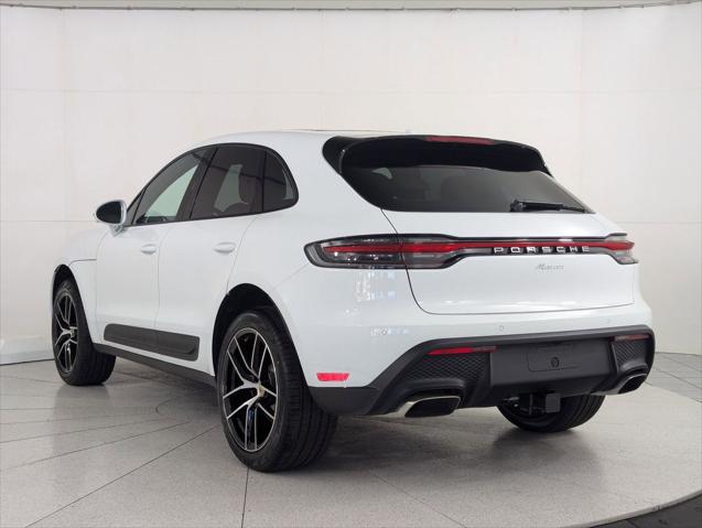 2025 Porsche Macan Unknown