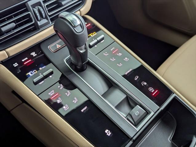2025 Porsche Macan Unknown