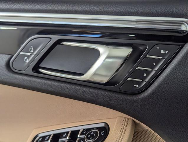 2025 Porsche Macan Unknown