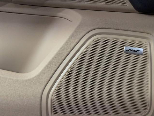 2025 Porsche Macan Unknown