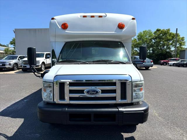 2012 Ford E-450 Cutaway E-450