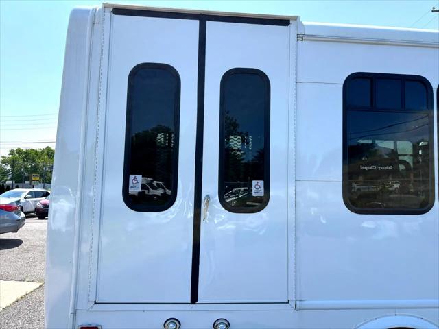 2012 Ford E-450 Cutaway E-450