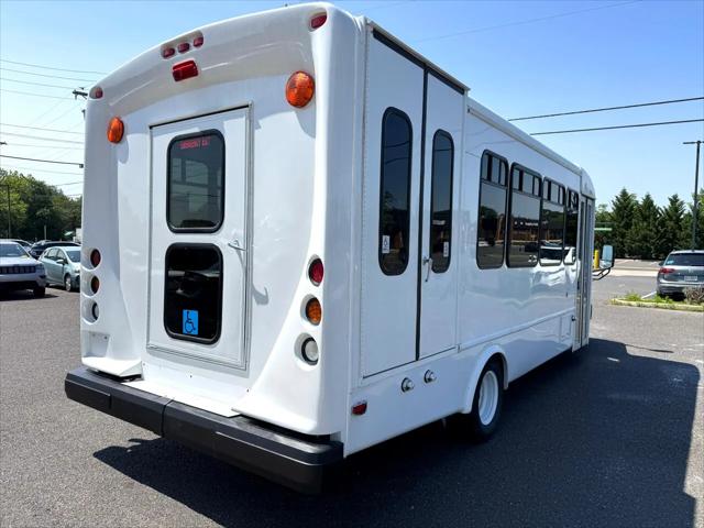 2012 Ford E-450 Cutaway E-450