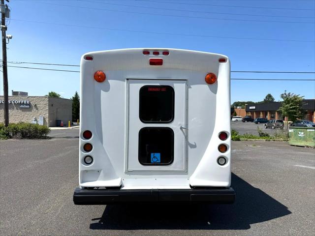 2012 Ford E-450 Cutaway E-450