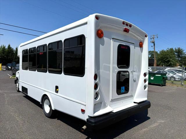 2012 Ford E-450 Cutaway E-450