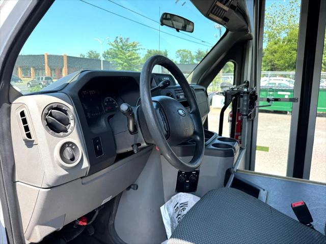 2012 Ford E-450 Cutaway E-450