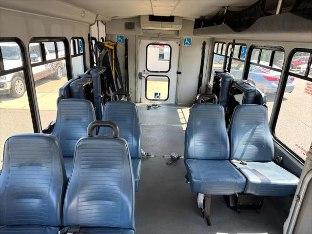 2012 Ford E-450 Cutaway E-450