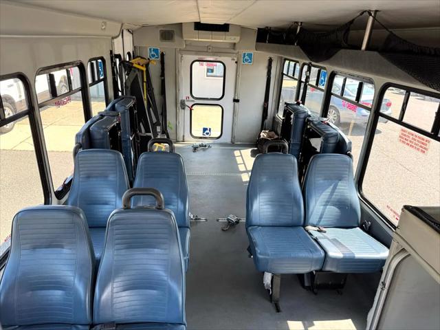 2012 Ford E-450 Cutaway E-450