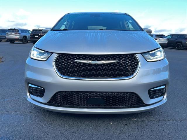 2022 Chrysler Pacifica Hybrid Touring L