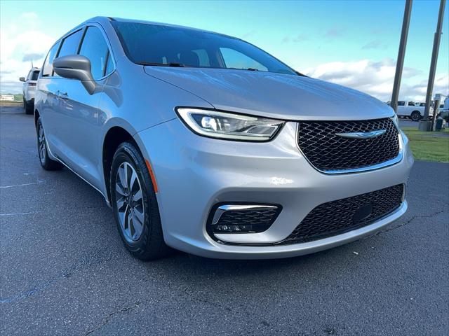 2022 Chrysler Pacifica Hybrid Touring L