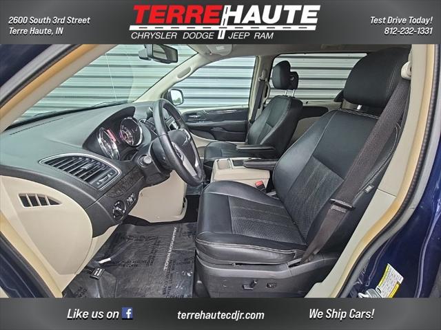 2015 Chrysler Town and Country Touring-L